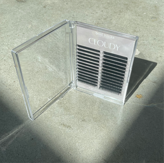 Cloudy Lash Tray